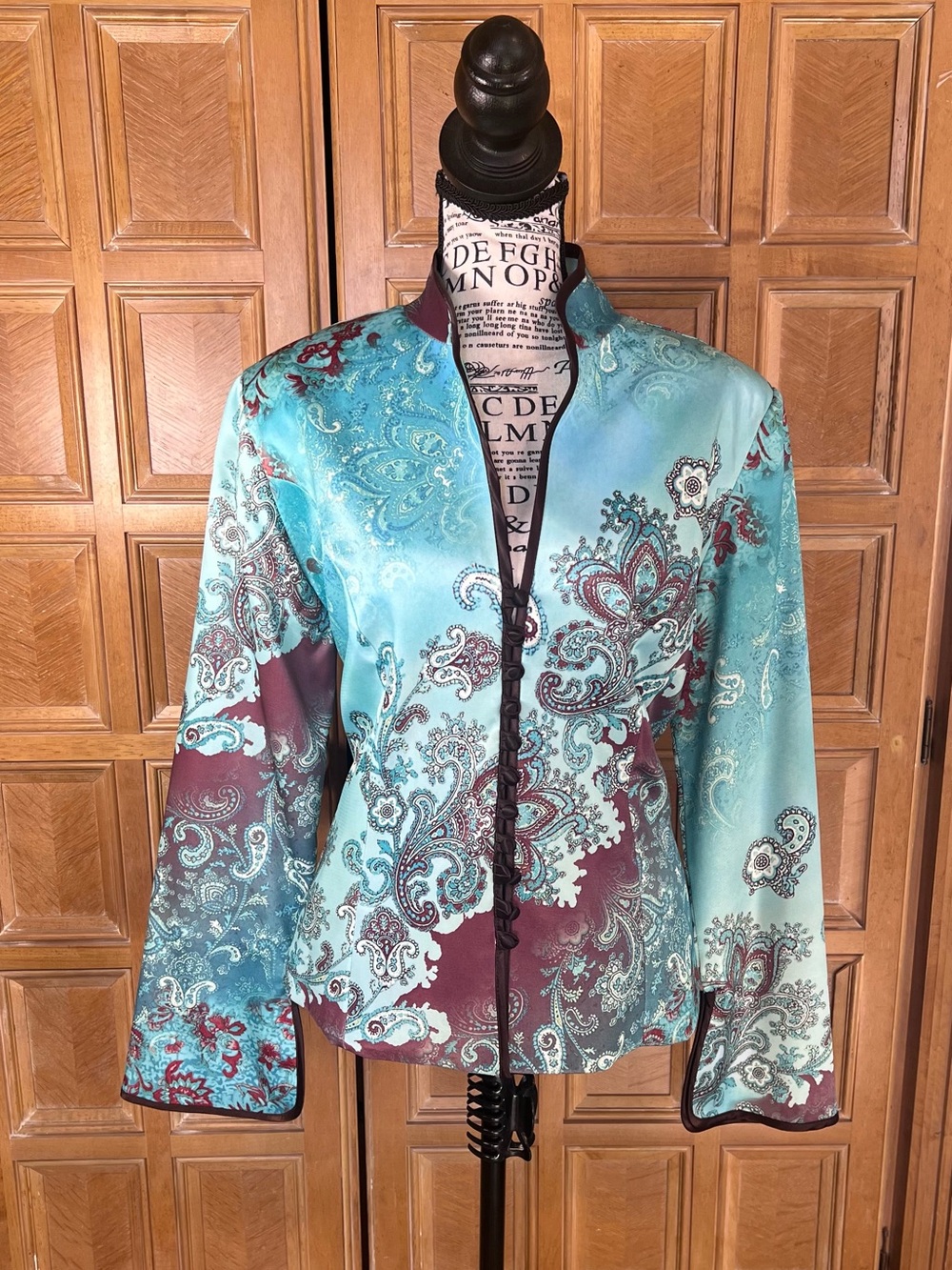 Mesmerize Women’s Paisley Jacket Medium aqua Blue Burgundy Silky Mandarin Collar